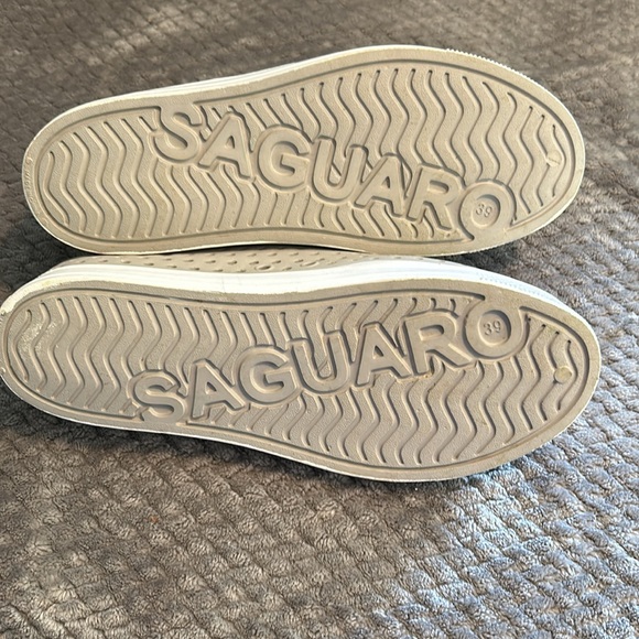 Saguaro women’s water shoes 39 / 8.5 - Picture 3 of 3